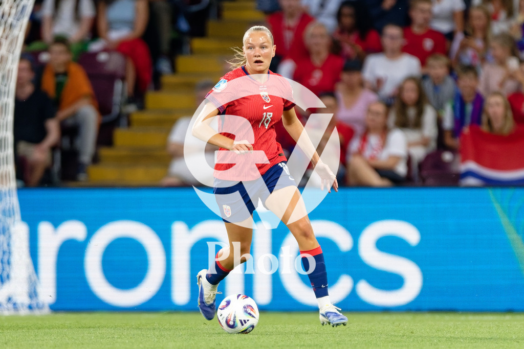 Norway v Italy - UEFA Women's EURO 2025 Quarter-Final | GENEVA, SWITZERLAND - JULY 16: Frida Maanum of Norway runs with the ball during the UEFA Women's EURO 2025 Quarter-Final match between Norway and Italy at Stade de Geneve on July 16, 2025 in Geneva, Switzerland. (Photo by Giuseppe Velletri/Sports Press Photo/Getty Images)
