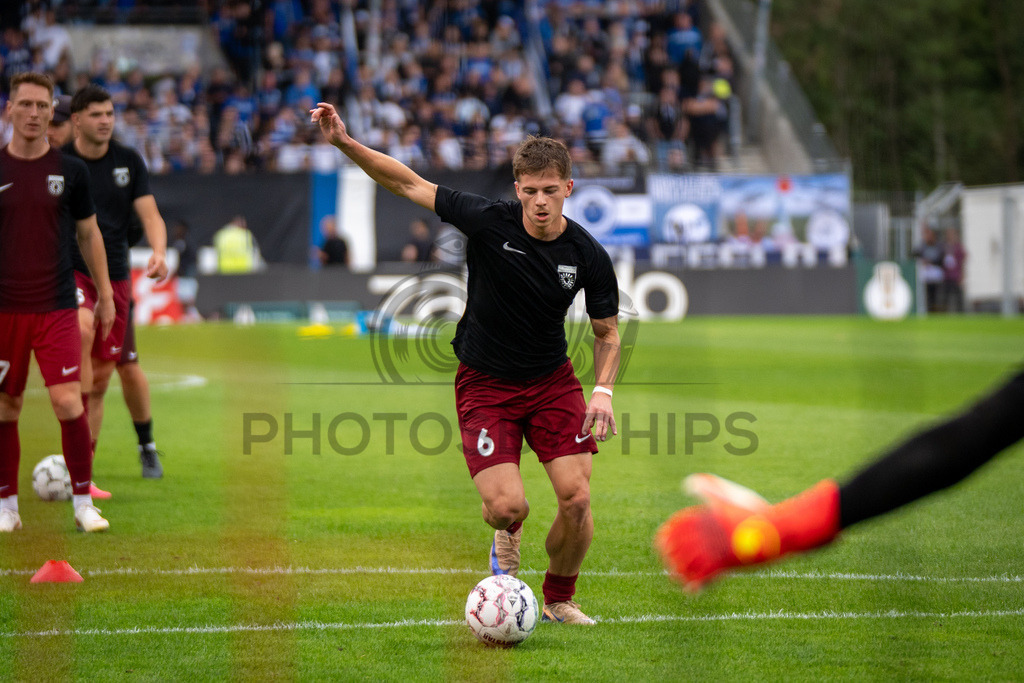 SG Sonnenhof Großaspach vs. Arminia Bielefeld, Fussball, DFB-Pokal, 1. Runde, 22.08.2026 | Christian Mistl (SG Sonnenhof Großaspach, #06),SG Sonnenhof Großaspach vs. Arminia Bielefeld, Fussball, DFB-Pokal, 1. Runde, 22.08.2026,DFB regulations prohibit any use of photographs as image sequences and/or quasi-video