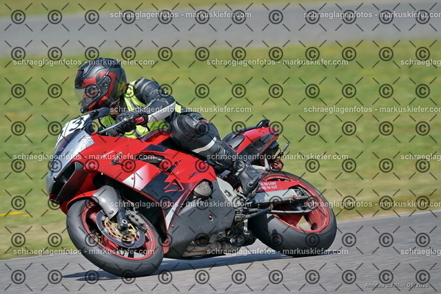 26BT02-2086 | markuskiefer.com - Realisiert mit Pictrs.com