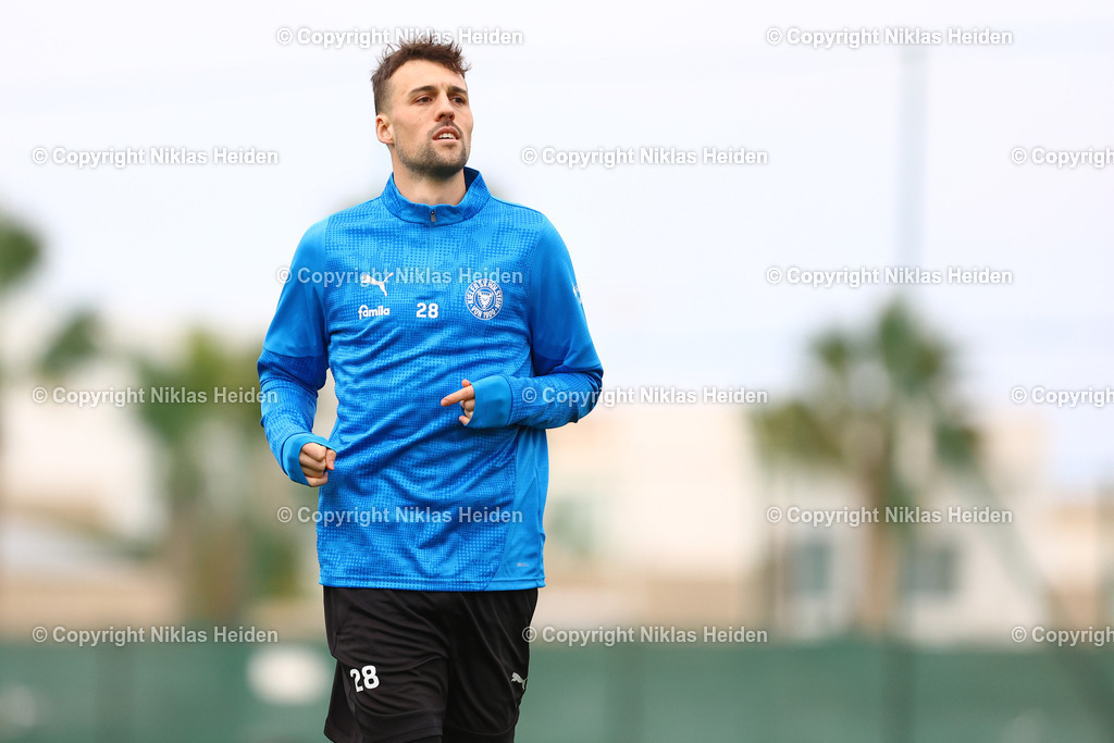 NH_HolsteinKiel_Trainingslager2026Algorfa_04012026 | #28 Jonas Meffert (Holstein Kiel)Fußball I Herren I 2. Bundesliga I Saison 2025-2026 I Trainingslager I Holstein Kiel I 04.01.2026 I Algorfa, Spanien