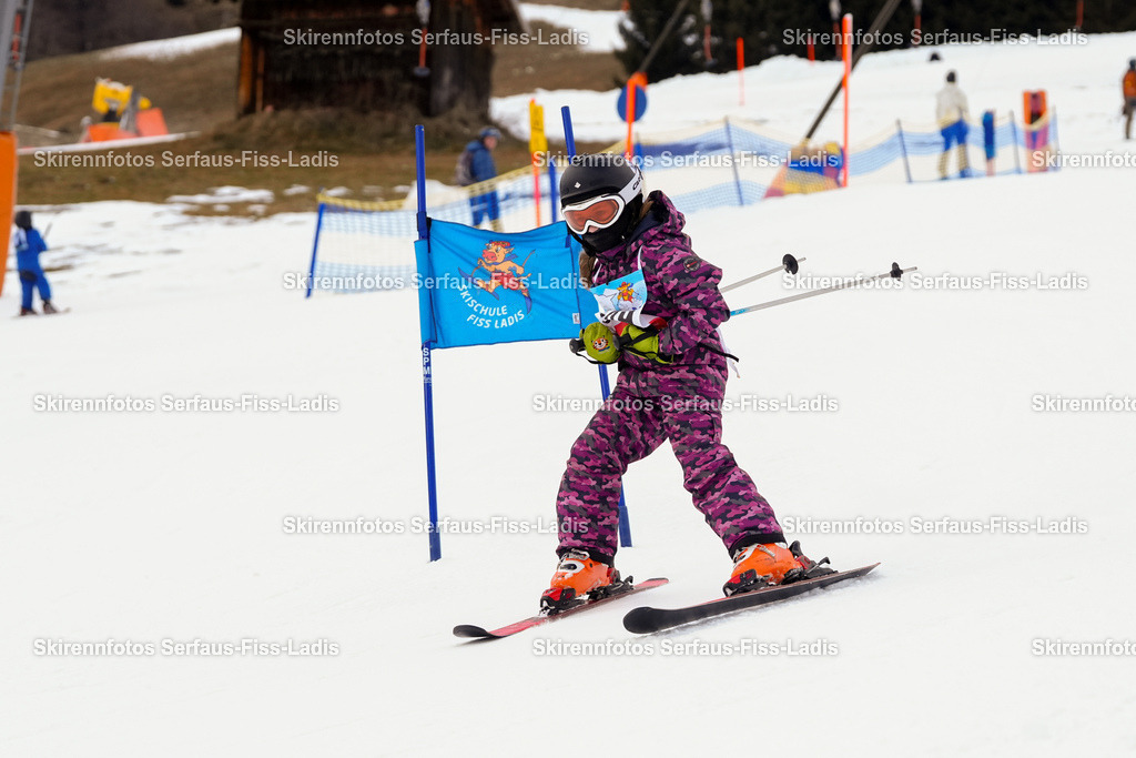 SRF_02.01.2026_0745 | Skirennfotos,Serfaus,Fiss,Ladis,Kinderskirennen,Winter,Tirol,Oberland,skirace,SFL,feelfree,weil wir's genießen,ski,Ski,skifahren,Sonnenplateau, - Realisiert mit Pictrs.com