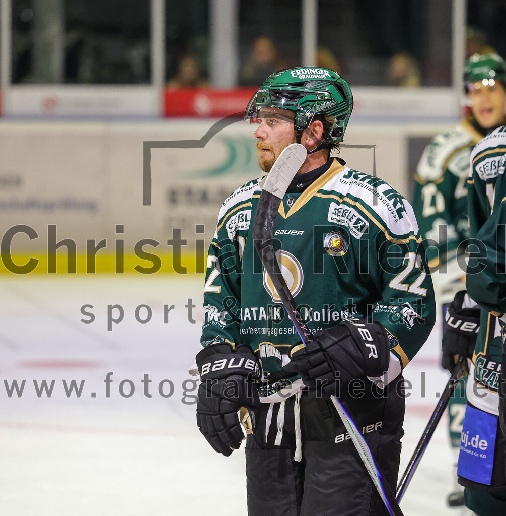 2025-08-22_163_TSV_Erding_gegen_EV_Fuessen | Erding, Deutschland, 22.08.2025:Eishockey, Oberliga Süd 2025 / 2026, Testspiel, TSV Erding gegen EV Füssen, Endergebnis: 1:4Grady Hobbs (Erding Gladiators, #22)Foto: Christian Riedel / fotografie-riedel.net