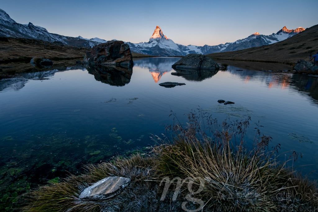 first light of the day | sunrise at Matterhorn and Stellisee in Zermatt, Switzerland - Realisiert mit Pictrs.com