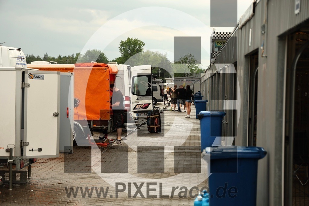 social-20240604_33463 | Schöne Erinnerungen an spannende Momente - das festzuhalten ist unser Job. PIXELrace.de ist seit 2003 auf den Rennstrecken Europas unterwegs um die Action draußen beim Fahren und die wunderbare Stimmung imm Fahrerlager für euch einzufangen.