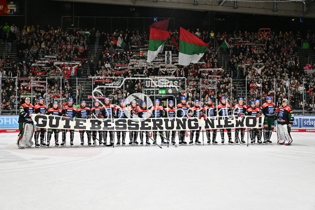 Augsburger Panther - Adler Mannheim | Ein Spruchband fuer den schwer verletzten Marco NIEWOLLIK (Augsburger Panther #28) / Ultras / Gute Besserung / DEL: Augsburger Panther - Adler Mannheim, Curt Frenzel Stadion am 16.02.2025