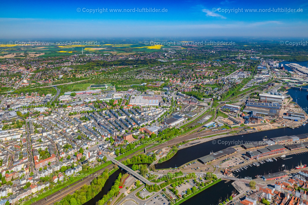 Lübeck_Stlorenz_Nord_ELS_4885010524 | LüBECK 01.05.2024 Innenstadtbereich im Stadtgebiet " St.Lorenz Nord " an der Friedenstraße in Lübeck im Bundesland Schleswig-Holstein, Deutschland. // Cityscape of the district " St.Lorenz Nord " on street Friedenstrasse in Luebeck in the state Schleswig-Holstein, Germany. Foto: Martin Elsen