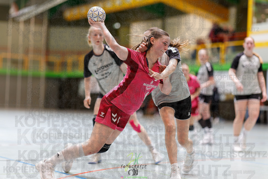 Hessenmeisterschaft wJC - Spiel um Platz 3; TuS Kriftel - SG Schenklengsfeld | Hessenmeisterschaft wJC - Spiel um Platz 3; TuS Kriftel - SG Schenklengsfeld am 22.03.2025 in Biedenkopf (Sporthalle Lahntalschule)Photo © 2025 - Jörg Heinrich - Realisiert mit Pictrs.com