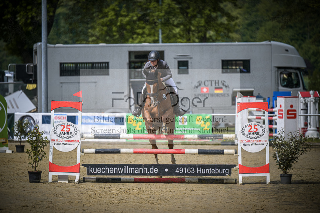 DOS_6711 | Entdecke hochwertige Reitturnierfotos von Foto Oger. Professionell, emotional und authentisch – jetzt Lieblingsmomente im Shop bestellen.Deutschlandweite Turnierfotografie. - Realisiert mit Pictrs.com