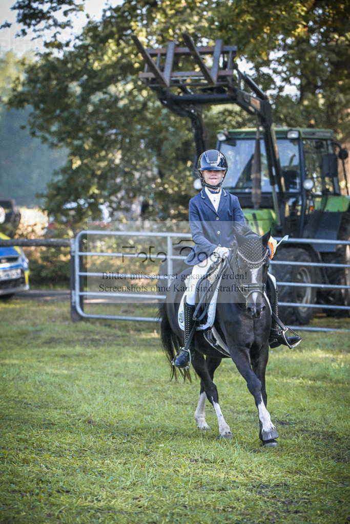 DOS_0011 | Entdecke hochwertige Reitturnierfotos von Foto Oger. Professionell, emotional und authentisch – jetzt Lieblingsmomente im Shop bestellen.Deutschlandweite Turnierfotografie. - Realisiert mit Pictrs.com