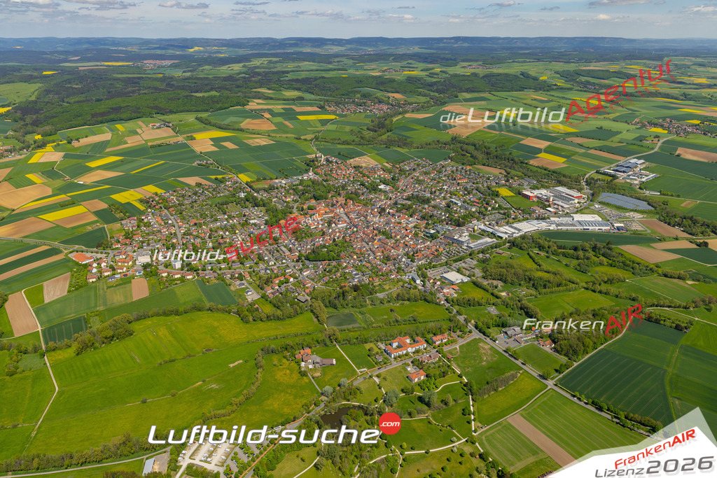 Das Luftbild der Stadt Bad Rodach wurde 2022 vom Flugzeug heraus erstellt (keine Drohnen-Aufnahmen) Aufnahmehöhe ca.450 Meter- hohe Bildauflösung und Druck-Qualität. Garantiert!