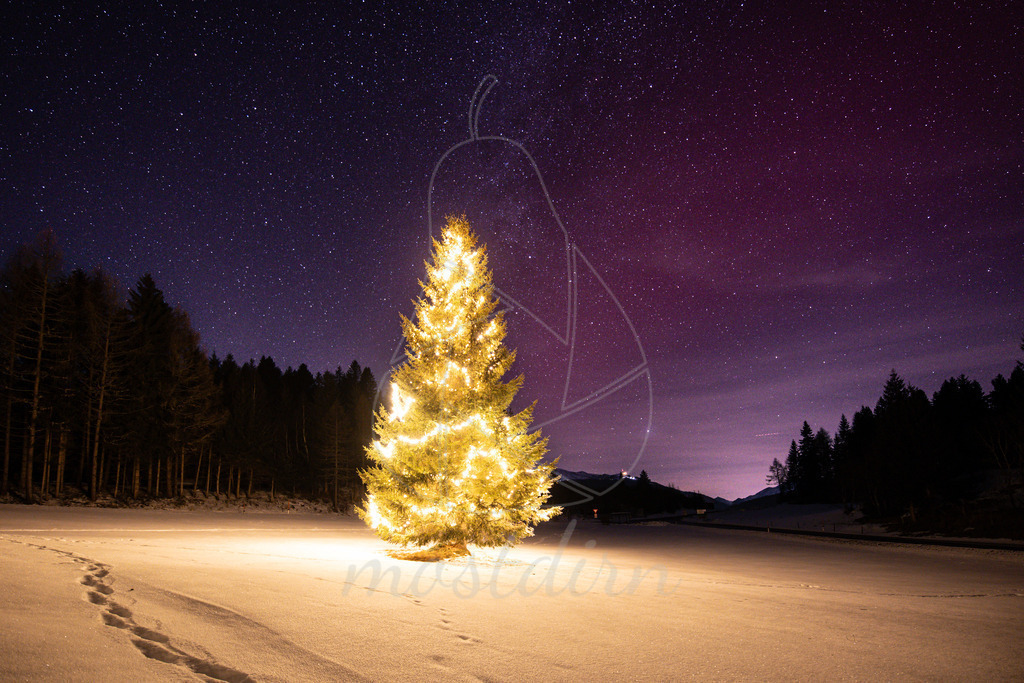 Neujahr Aurora Borealis im Lungau 2025 | Ihre Fotografin im Lungau, ihre Fotografin im Mostviertel, Wandbilder Onlineshop, Imagefotos für Ihr Unternehmen,  - Realisiert mit Pictrs.com