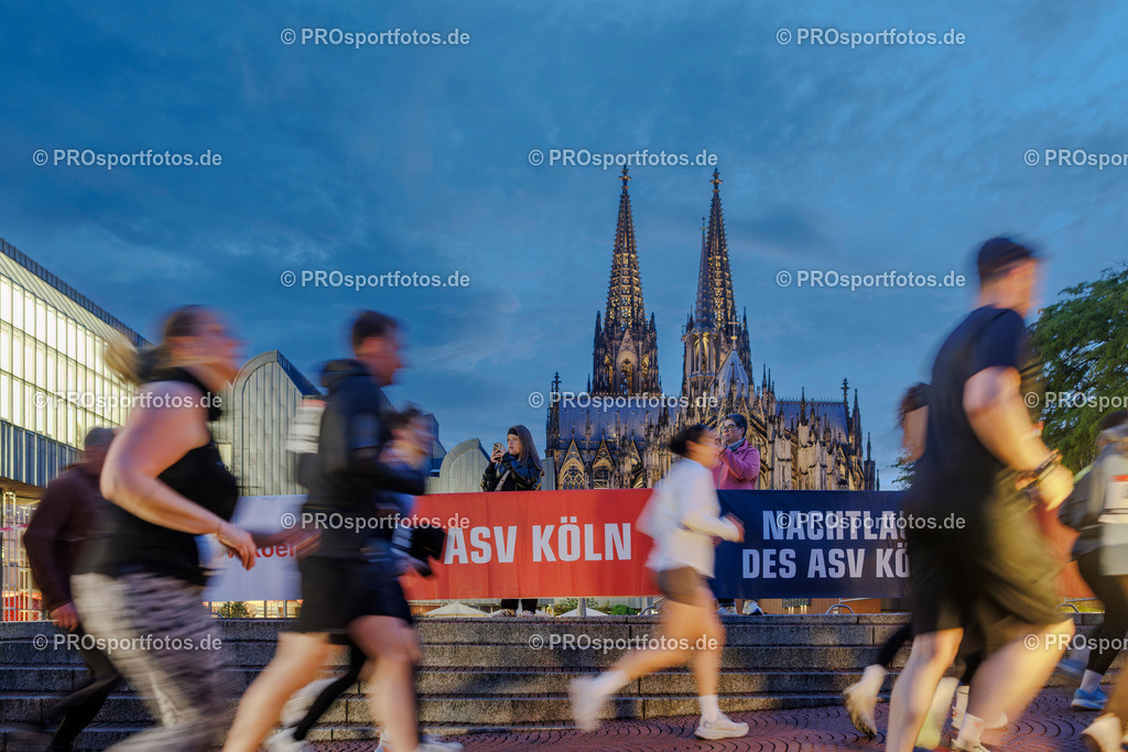 23. Nachtlauf des ASV Koeln; Koeln, 13.05.26 | Impressionen vom 23. Nachtlauf des ASV Koeln am 13.05.26 in der  von Koeln (Deutschland). Foto: BEAUTIFUL SPORTS/Bernd Hoffmann