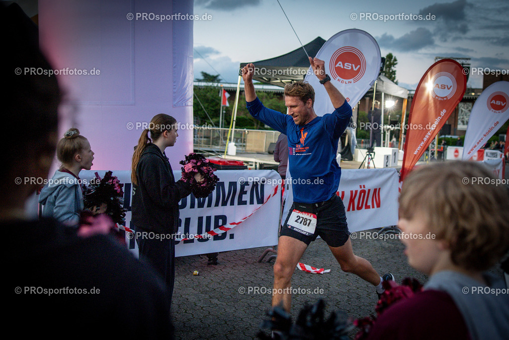 22. ASV Nachtlauf; Koeln, 28.05.25 | Impressionen vom 22. ASV Nachtlauf am 28.05.25 am Tanzbrunnen in Koeln. Foto: BEAUTIFUL SPORTS/Axel Kohring