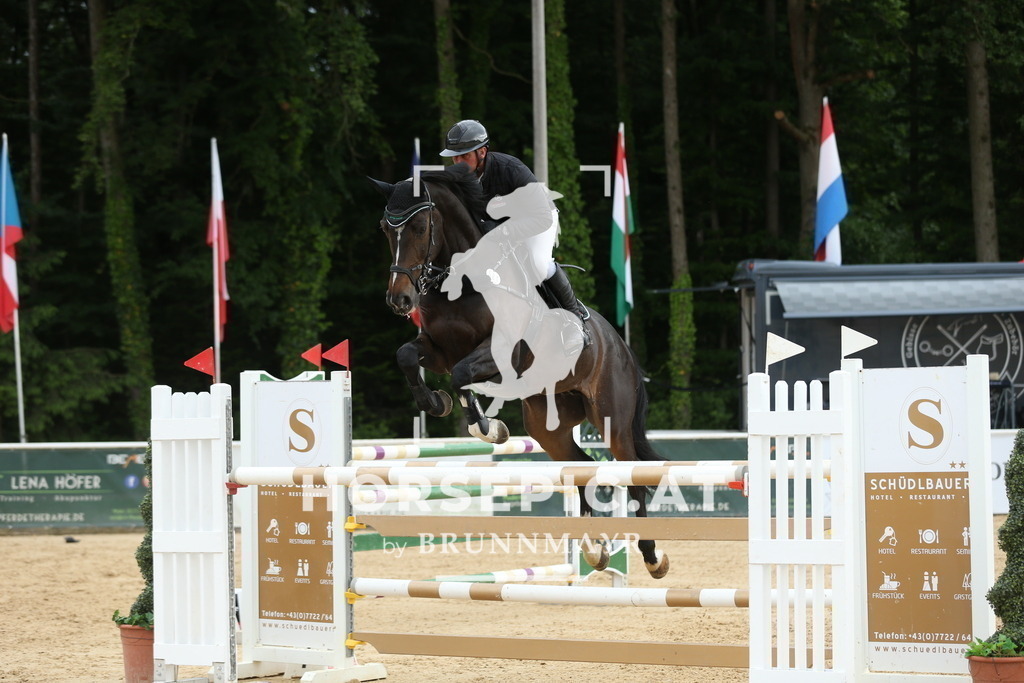 DL2Q3804 | Willkommen bei Brunnmayr - Design & Fotografie – Ihrem Spezialisten für Reitturniere und Pferdeveranstaltungen in Oberösterreich, Salzburg und Bayern! Seit über 17 Jahren sind wir leidenschaftlich dabei.