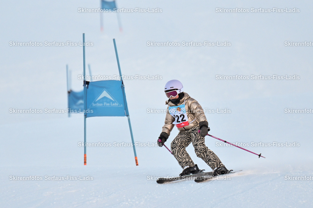 SRF_25.12.2025_0072 | Skirennfotos,Serfaus,Fiss,Ladis,Kinderskirennen,Winter,Tirol,Oberland,skirace,SFL,feelfree,weil wir's genießen,ski,Ski,skifahren,Sonnenplateau, - Realisiert mit Pictrs.com