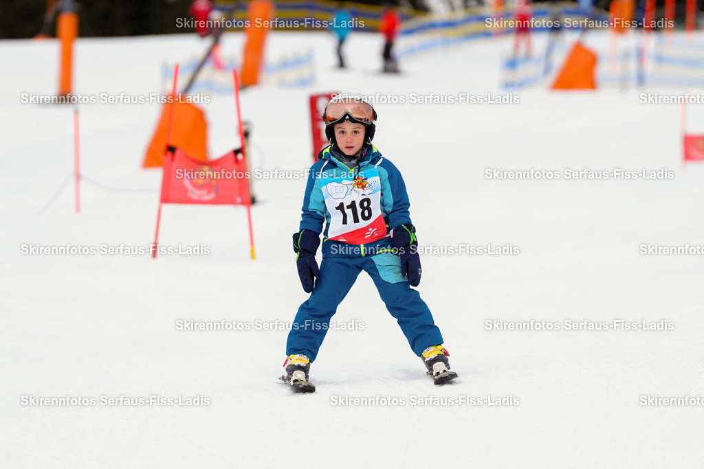 SRF_02.01.2026_0053 | Skirennfotos,Serfaus,Fiss,Ladis,Kinderskirennen,Winter,Tirol,Oberland,skirace,SFL,feelfree,weil wir's genießen,ski,Ski,skifahren,Sonnenplateau, - Realisiert mit Pictrs.com