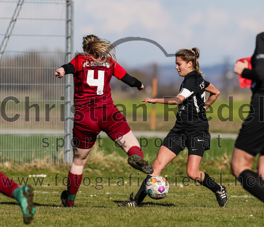 2024-02-25_034_FC_Schwaig_gegen_TSV_Eching | Oberding, Deutschland, 25.02.2024:
Fußball, Bezirksliga 2023 / 2024, Testspiel, FC Schwaig gegen TSV Eching, Endergebnis: 0:5

Rebecca Wirl (FC Schwaig, #4), Sandra Mederl (TSV Eching, #19)

Foto: Christian Riedel / fotografie-riedel.net