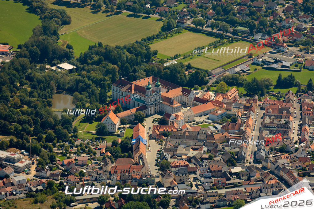 Das Luftbild zeigt : Basilika Waldsassen - Die Luftaufnahme wurde 2023 vom UL-Flugzeug aus erstellt ( keine Drohne ) - Hochauflösende Luftaufnahme - Für grossformatige Ausdrucke geeignet. Die Geschenkidee !Mit Lizenz und Bildrechte bestellbar
