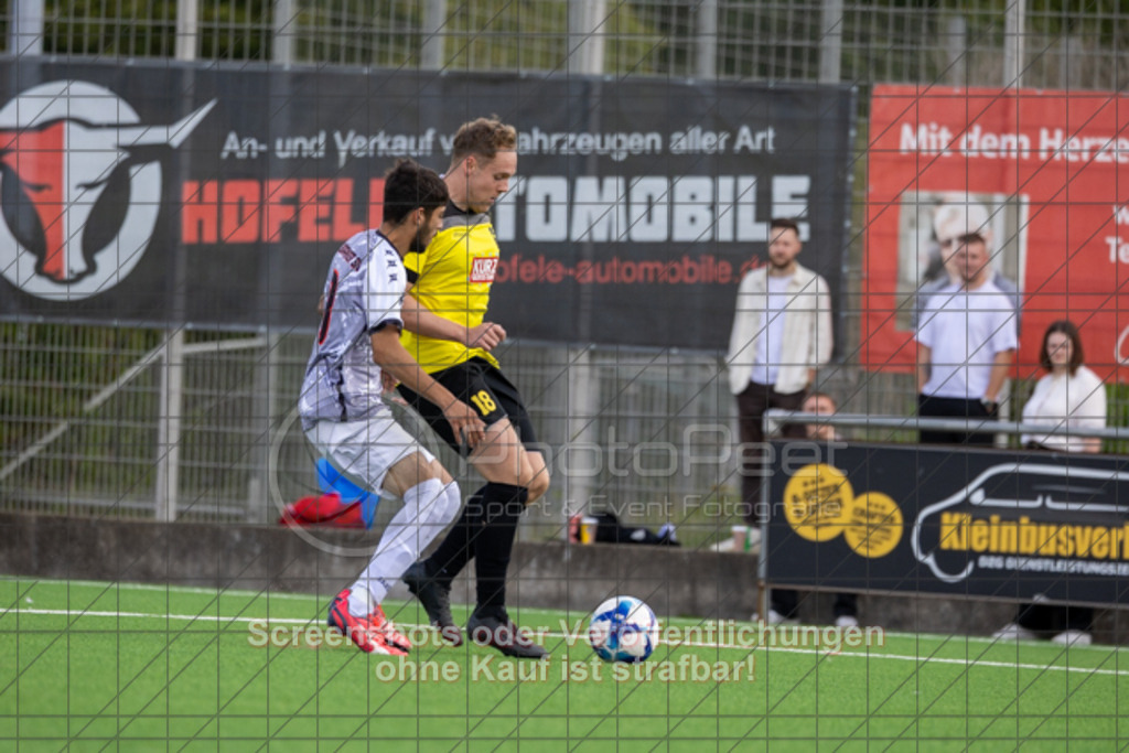 20250824_131132_0280 | #,1.FC Heiningen II (gelb) vs. 1.Göppinger SV III (weiß), Fußball, Kreisliga B7 - Bezirk Neckar/Fils, 01. Spieltag, Saison 2025/2026, Kunstrasenplatz Sportzentrum Heiningen, Krautgarten 1, 73092 Heiningen, 24.08.2025 - 13:00 Uhr,Foto: PhotoPeet-Sportfotografie/Peter Harich