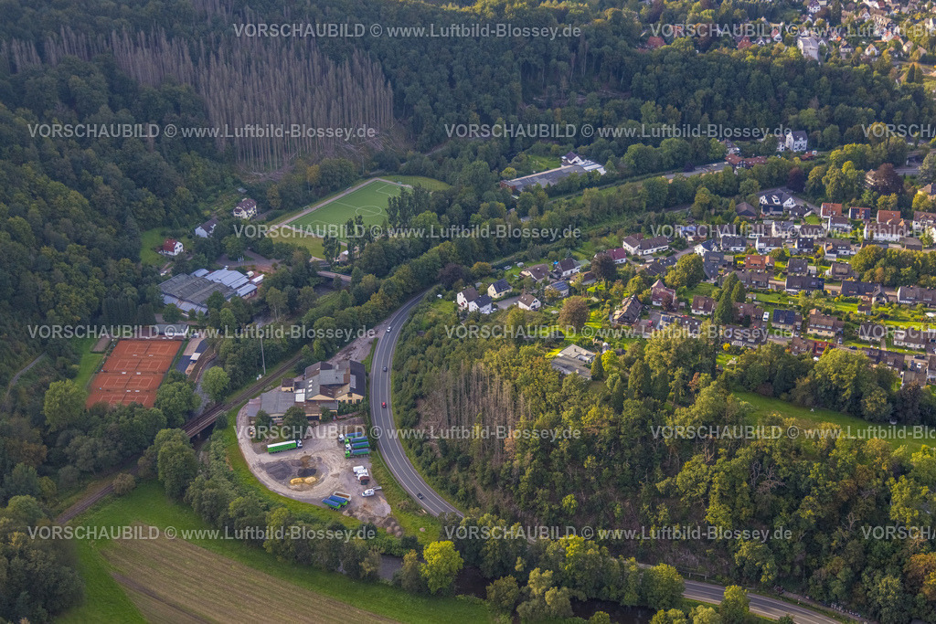Hagen230904042 | Luftbild, Sportplatz Kämpchen, Sporthalle Volmetal, Volmetaler Baustoffe GmbH an der Dahler Straße, Dahl, Hagen, Ruhrgebiet, Nordrhein-Westfalen, Deutschland