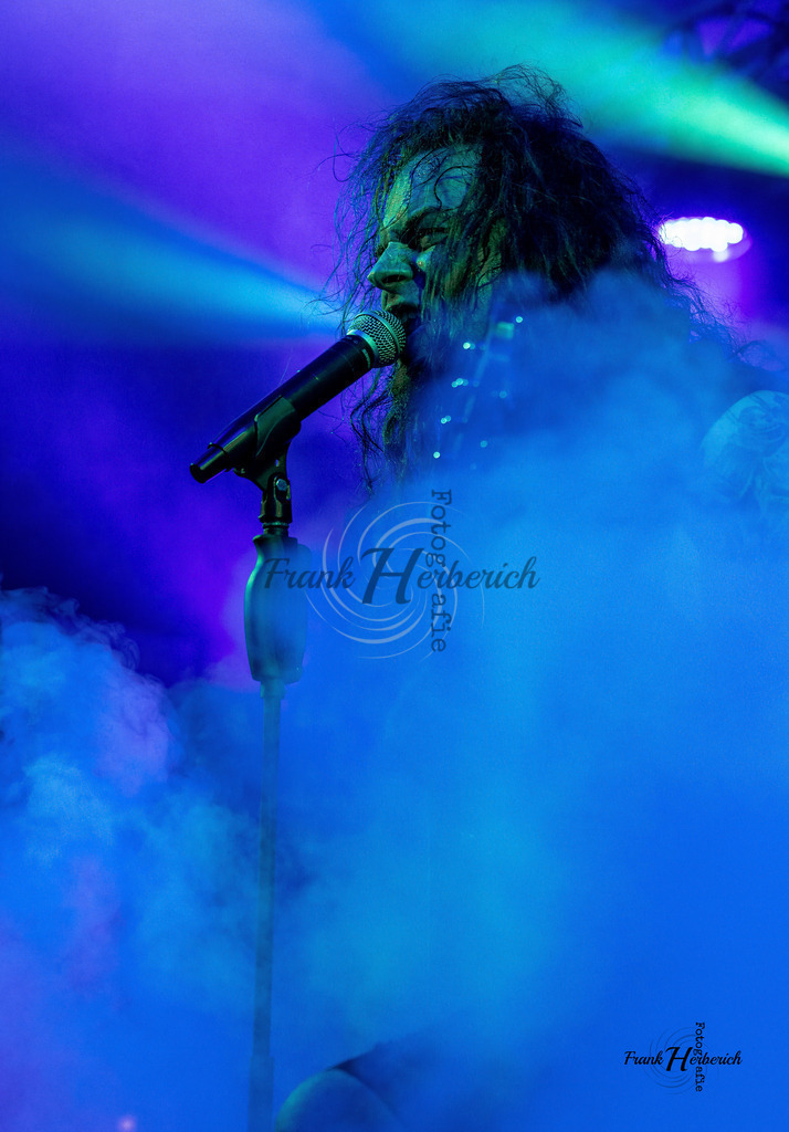 Justice Daudenwinden | Frank Herberich Fotografie, Frank Herberich, Fotografie, Hochzeit, Portrait, St. Peter Ording, Ording, Westerhever, Nordsee, Frank Fotografie, Hardheim,  Odenwald,Walldürn, Band,Eventfotografie - Realisiert mit Pictrs.com