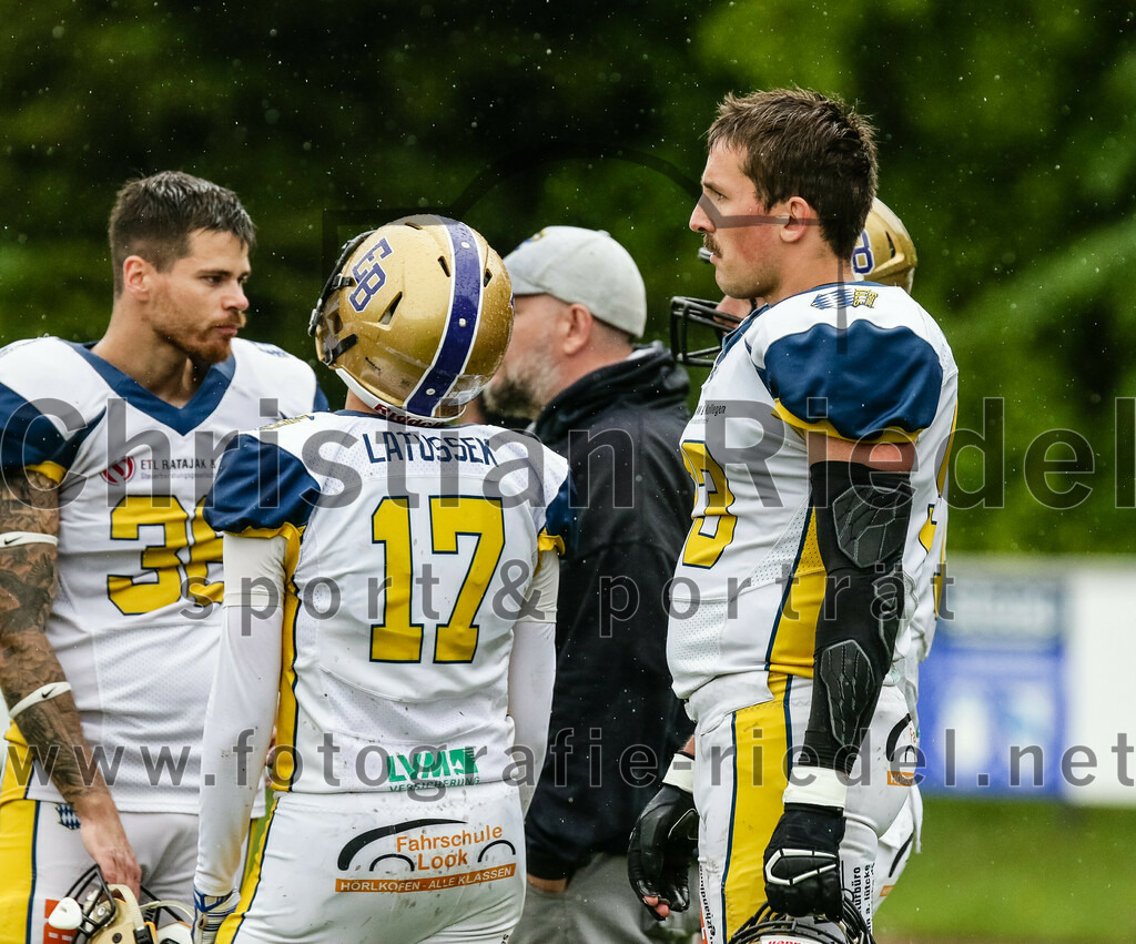 2022-05-29_034_Erding_Bulls_gegen_Nuernberg_Rams | Erding, Deutschland, 29.05.2022:
Fußball, Regionalliga 2022, 5. Spieltag, Erding Bulls gegen Nürnberg Rams, Endergebnis: 10:16

Foto: Christian Riedel / fotografie-riedel.net