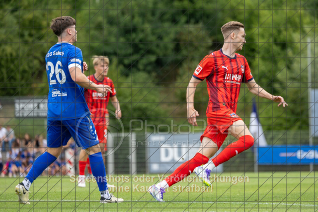 20250706_155848_1182 | #,TSG Salach (blau) vs. 1.FC Heidenheim (rot), Fußball, Freundschaftsspiel - WfV, Saison 2025/2026, Rasensportplatz, Staufenecker Str. 41, 73084 Salach, 06.07.2025 - 15:30 Uhr,Foto: PhotoPeet-Sportfotografie/Peter Harich