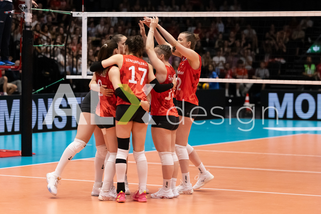 Austria v Switzerland - CEV European League Women | KRIENS, SWITZERLAND - JUNE 14: Team of Switzerland during the CEV European League match between Austria and Switzerland at Pilatus Arena on June 14, 2026 in Kriens, Switzerland. - Realisiert mit Pictrs.com