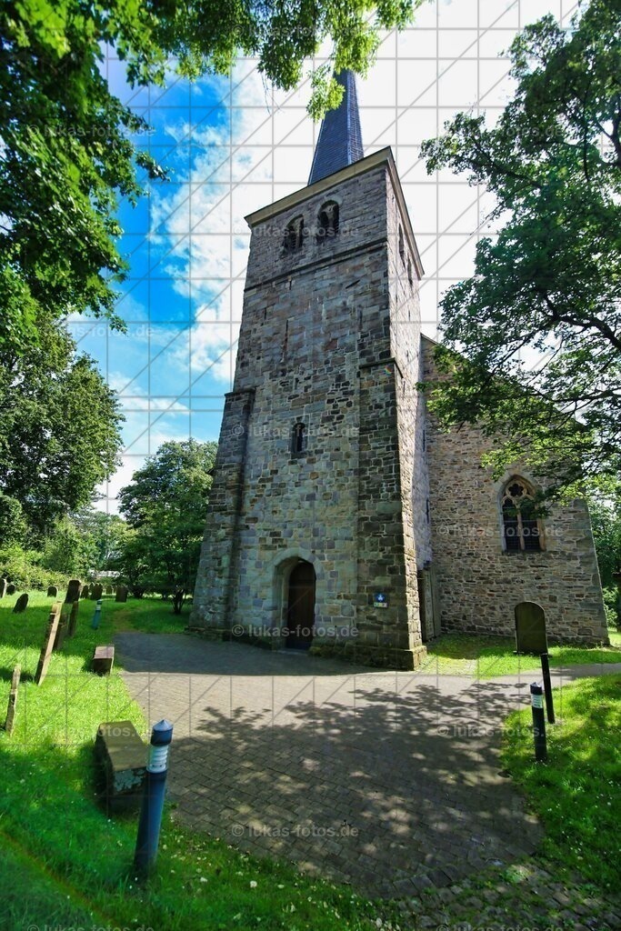 Dorfkirche in Stiepel | Dorfkirche in Stiepel - Realisiert mit Pictrs.com