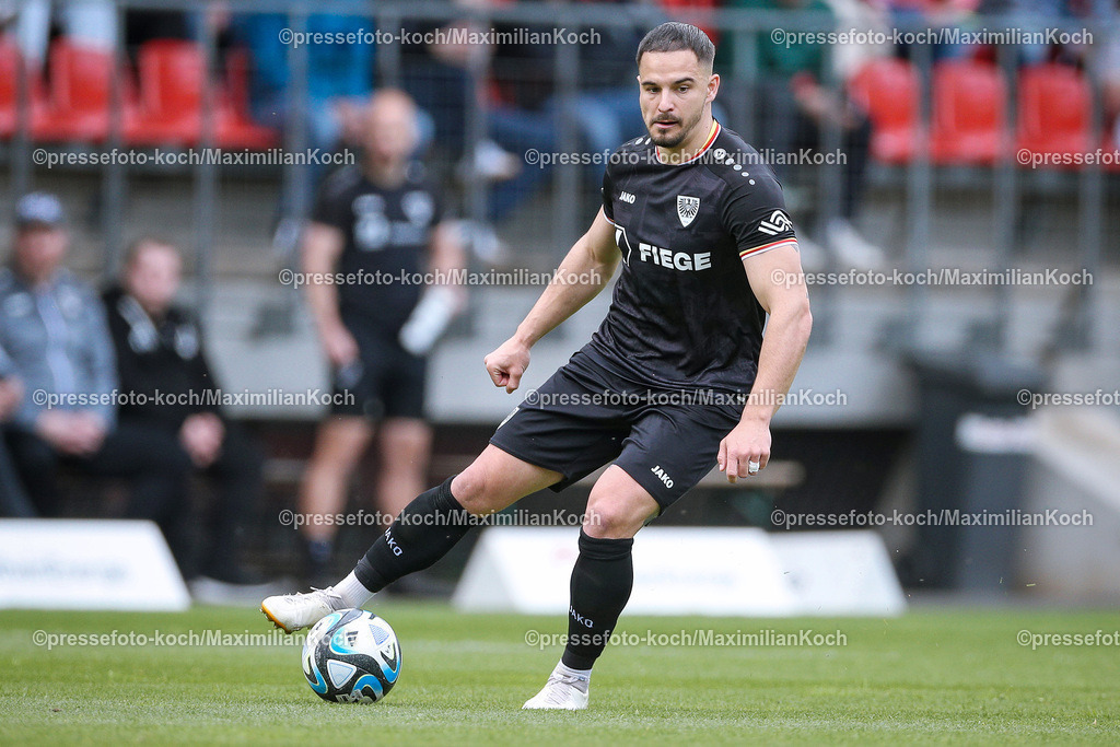 Koe3Liga27042402081 | 27.04.2024, Köln, Fußball, bwin 3. Liga Herren, Sportpark Höhenberg, 35. Spieltag, Saison 2023 2024, FC Viktoria Köln – Preußen Münster: Sebastian Mrowca (Preußen Münster). 
DFB regulations prohibit any use of photographs as image sequences and or quasi-video.