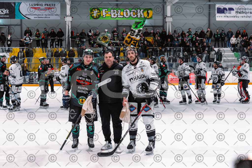 Alligators_vs_Passau_03_12_2025-64 | Höchstadt Alligators Fotogalerie: Eishockey-Action aus Franken. Professionelle Spielfotos, Portraits & Stadionbilder zum Download. Jetzt entdecken! - Realisiert mit Pictrs.com
