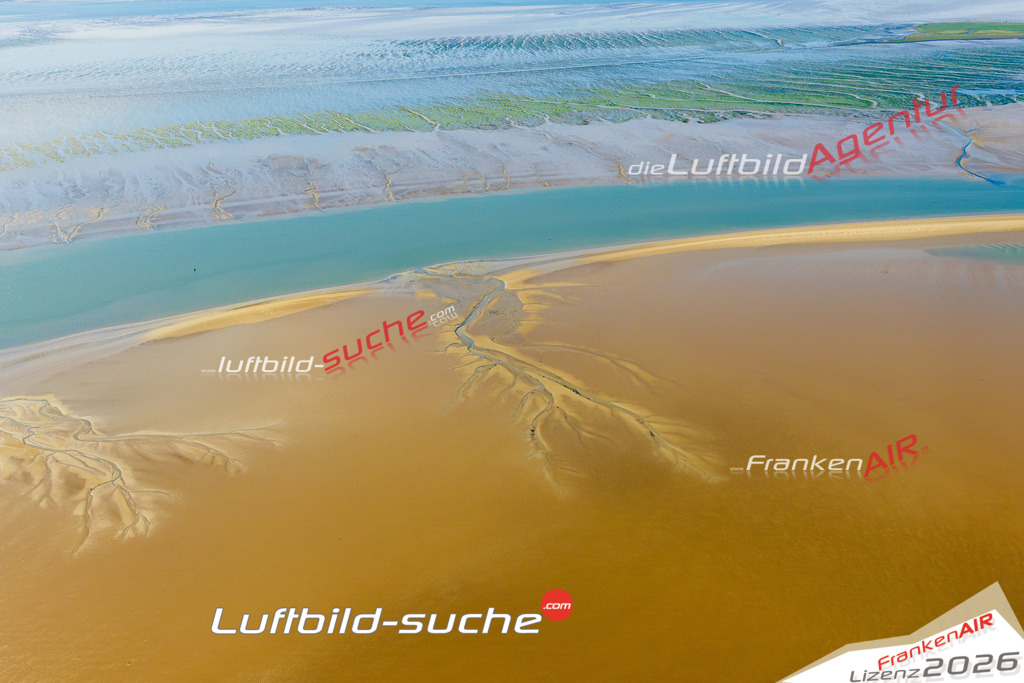 Luftaufnahme Priel Pellworm - Die Luftaufnahme wurde 2025 vom UL-Flugzeug heraus erstellt ( ohne Drohne ) - Hochauflösende Luftaufnahme - für professionelle Ausdrucke geeignet. Die Geschenkidee !Mit Lizenz und Bildrechte bestellbar