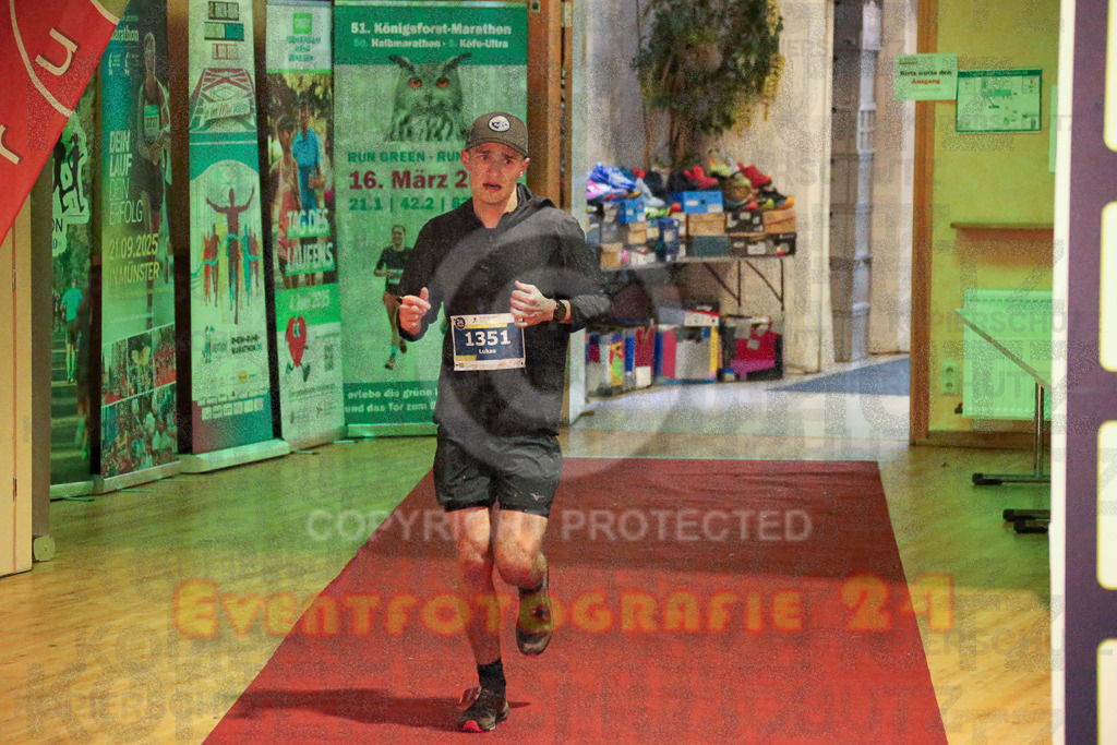 241208_1053_EX1_3966 | Sportfotografie im Rhein-Sieg Kreis, Köln, Bonn, NRW, Rheinland Pfalz, Hessen, etc. Unser Tätigkeitsfeld umfasst den Laufsport vom Volkslauf über den Marathon, Duathlon, Triathon bis zum Ultralauf wie Kölnpfad Ultra oder Schindertrail.