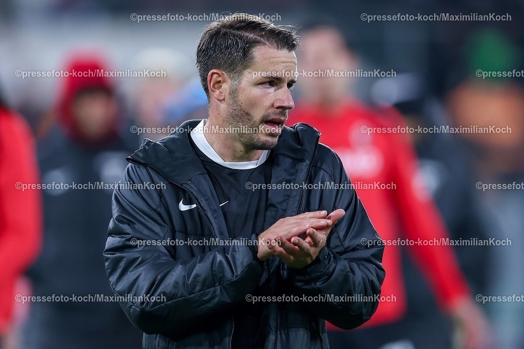 BMG05102502196 | 05.10.2025, Fußball, Borussia Mönchengladbach - SC Freiburg, 1. Fußball Bundesliga, Borussia-Park, Saison 2025 2026: Christian Günter&nbsp;(SC Freiburg #30) DFB regulations prohibit any use of photographs as image sequences and or quasi-video.