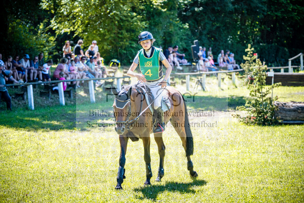 Vielseitigkeitsturnier Melle Oldendorf | Entdecke hochwertige Reitturnierfotos von Foto Oger. Professionell, emotional und authentisch – jetzt Lieblingsmomente im Shop bestellen.Deutschlandweite Turnierfotografie. - Realisiert mit Pictrs.com