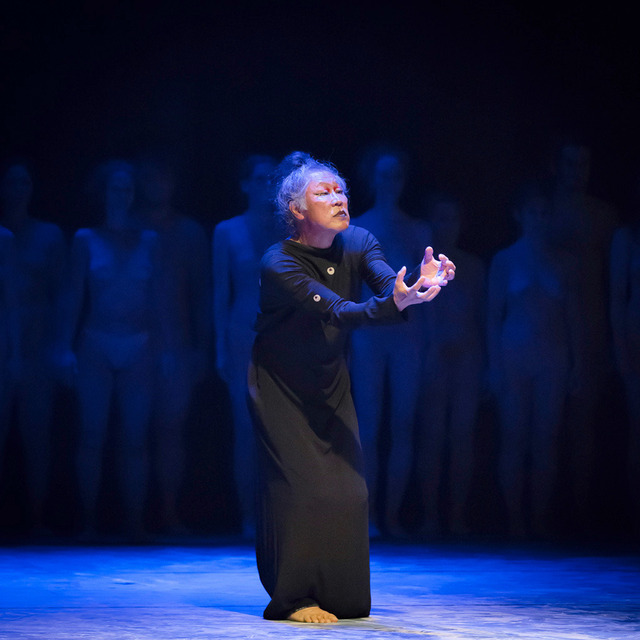 Tadashi Endo - HaDo - waves movement | Digital Fotografie für großformatige FineArtPrint, im Junges Theater Göttingen 2017, Butoh Tänzer Tadashi Endo: http://www.butoh-ma.de/
Digital photography for large format FineArtPrint, in Junges Theater Göttingen 2017, Butoh dancer Tadashi Endo: http://www.butoh-ma.de/
 - Realisiert mit Pictrs.com