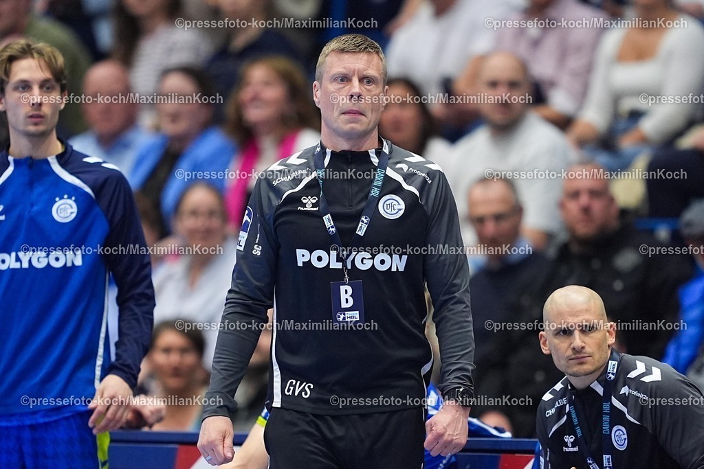 xYDRx11042601022 | 11.04.2026, xydrx, Handball, 1.HBL, VfL Gummersbach - HSG Wetzlar, Schwalbe-Arena: Gudjon Valur Sigurdsson (Cheftrainer VfL Gummersbach)   Photo: xYannisxDreimannxPressefotoKochx
