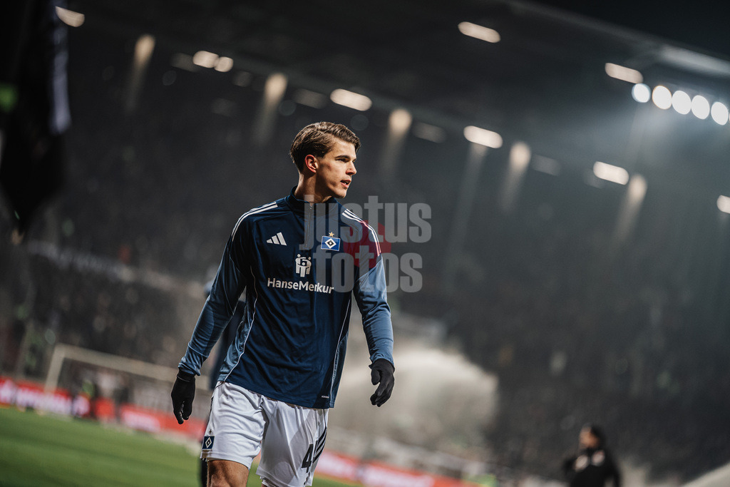 Fußball | Männer | Saison 2025/2026  | Fußball-Bundesliga | 19. Spieltag | FC St. Pauli vs. Hamburger SV | 23.01.2026 | Luka Vuskovic (#44, HSV) auf dem Weg in die Kabine