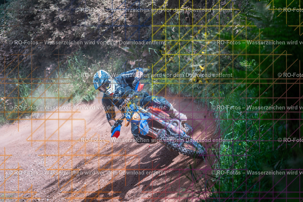 Wolfshausen 5 Lauf -351 | Sportfotografie von RO-Fotos: Motorsport, Motocross, Enduro, Laufveranstaltungen und Triathlon. Professionelle Fotos von Sportlern und Events. - Realisiert mit Pictrs.com