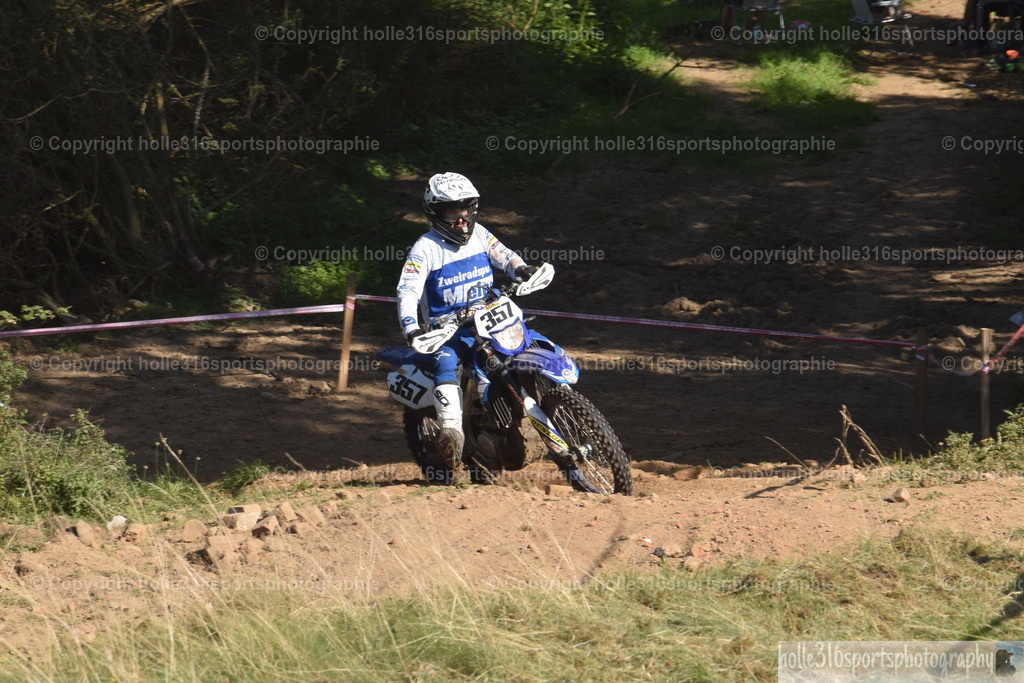 DSC_0297 | Sportfotografie , Motorsport, Motoross, Reitsport, Mointainbike, Enduro,
Landschaft , Outdoor, Eventfotografie, Landschaft, Bilder online bestellen - Realisiert mit Pictrs.com