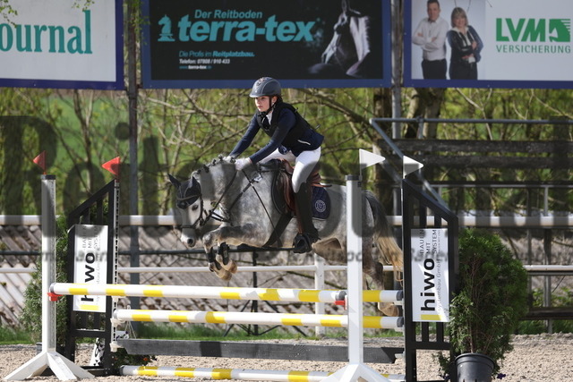 Birkhof_2023_Prüfung_Nr.08_Stilspring-WB_Mia-Elisa Emsberger_Kienbergs Boccaccio (7) | Alle Fotos der Reiterjournal Fotografin Doris Matthaes im Reiterjournal Online-Fotoshop. - Realizado com Pictrs.com