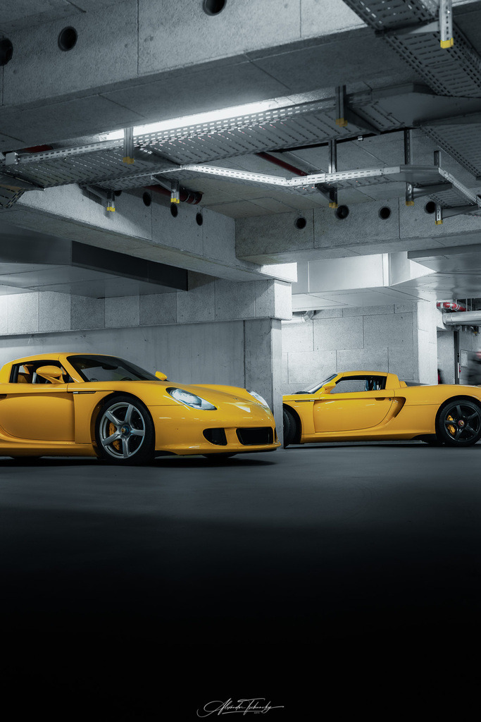 Carrera GT Double Trouble | Entdecken Sie die faszinierende Welt von Alexander Tschuncky Arts: Kreative Fotografie, atemberaubende Automobilkunst und hochwertiger Bilderdruck. Lassen Sie sich inspirieren! - Realisiert mit Pictrs.com