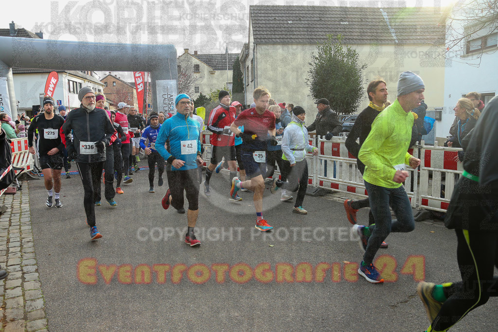 221127_1128_EX1_1681 | Sportfotografie im Rhein-Sieg Kreis, Köln, Bonn, NRW, Rheinland Pfalz, Hessen, etc. Unser Tätigkeitsfeld umfasst den Laufsport vom Volkslauf über den Marathon, Duathlon, Triathon bis zum Ultralauf wie Kölnpfad Ultra oder Schindertrail.
