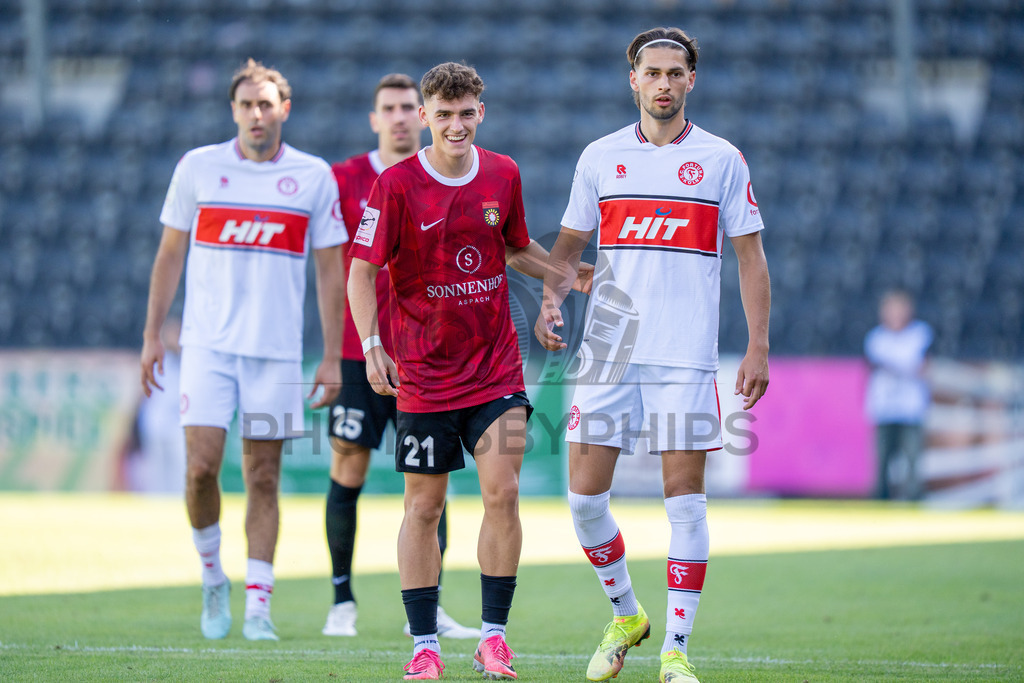 SG Sonnenhof Großaspach vs. Fortuna Köln, Fussball, 3. Liga, 1. Spieltag, 08.08.2026 | Luca Molinari (SG Sonnenhof Großaspach, #21),SG Sonnenhof Großaspach vs. Fortuna Köln, Fussball, 3. Liga, 1. Spieltag, 08.08.2026,DFB regulations prohibit any use of photographs as image sequences and/or quasi-video