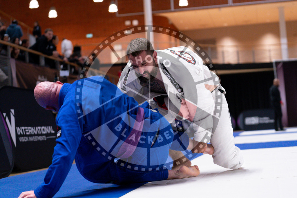 20241013PBB3106 | Athletes compete during the AJP Tour Europe Continental Jiu-Jitsu Amateurs & Masters Championship on October 13, 2024 in Almere near Amsterdam, Netherlands. © Chiara Dazi / photoblackbelt