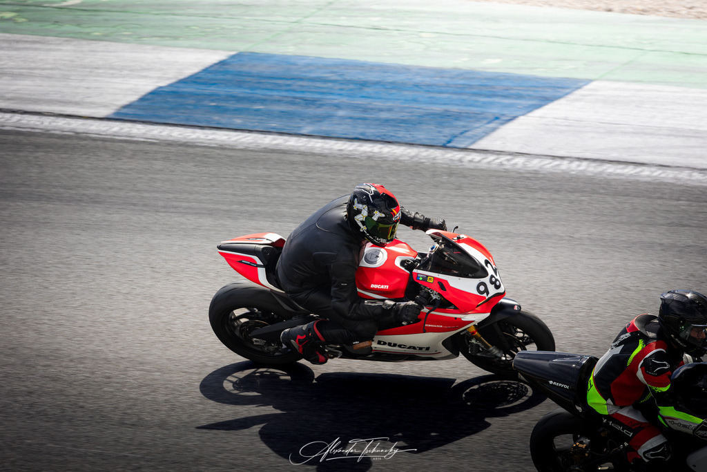 Ducati Trackday Hockenheimring 2026 | Entdecken Sie die faszinierende Welt von Alexander Tschuncky Arts: Kreative Fotografie, atemberaubende Automobilkunst und hochwertiger Bilderdruck. Lassen Sie sich inspirieren! - Realisiert mit Pictrs.com