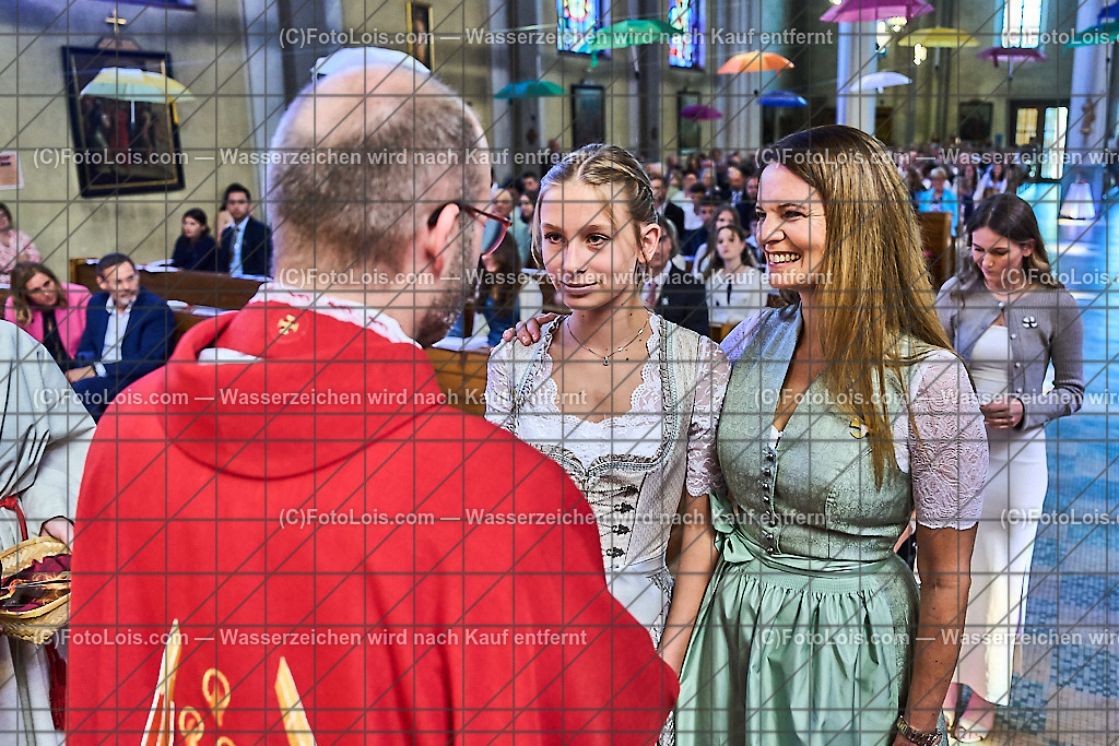 ALP0949_PfarrFirmung Wieselburg_Firmvorgang | (C)FotoLois.com, Alois Spandl, Firmung in der Pfarrkirche Wieselburg mit Generalvikar Dr. Christoph Weiss, Dechant Pfarrer Daniel Kostrzycki und Monignore Franz Dammerer, Sa 15. Juni 2024.