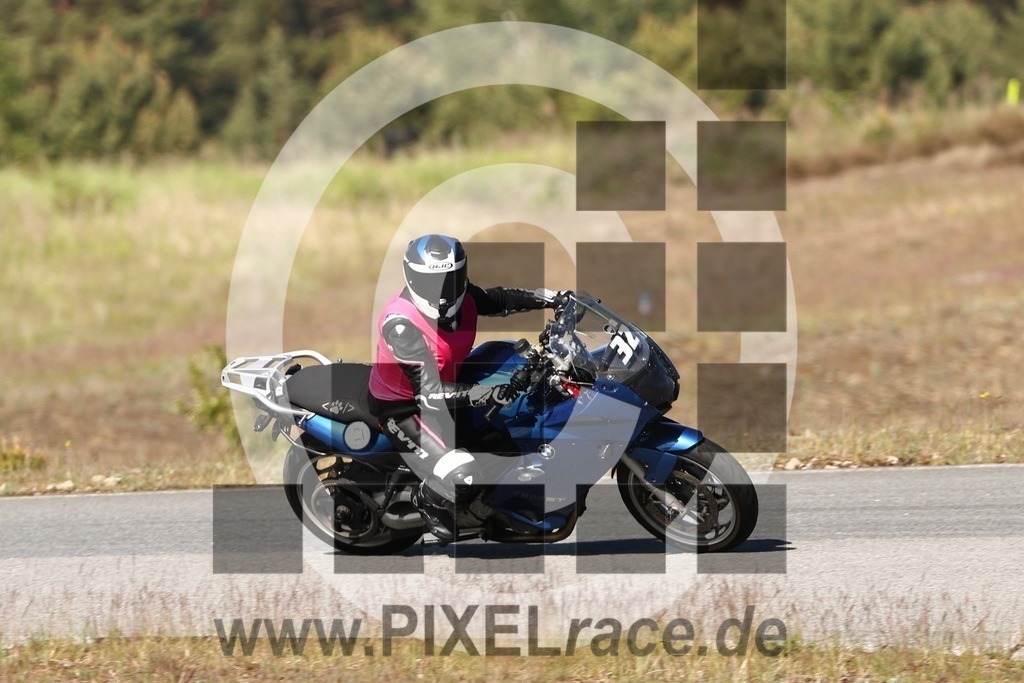 0032-20260514_11412 | Schöne Erinnerungen an spannende Momente - das festzuhalten ist unser Job. PIXELrace.de ist seit 2003 auf den Rennstrecken Europas unterwegs um die Action draußen beim Fahren und die wunderbare Stimmung imm Fahrerlager für euch einzufangen.