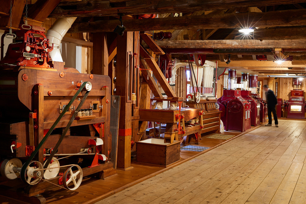 Stoffels Saege-Muehle Museum | Hohenems, Austria - July 25, 2017: Stoffels Saege-Muehle-Museum; Innenraum mit alten funktionsfähigen Getreidemühlen. - Realisiert mit Pictrs.com