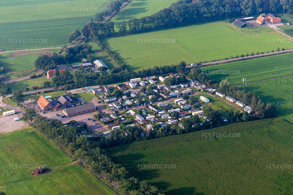 Aerial view: Camping De Goede Hoop in Eibergen in the state Gelderland, Netherlands. – Photo: IMG_008231.jpg taken on 07/18/2020 by Werner Riehm/FLY-FOTO.com – Resolution of the original: 5472 x 3648 px